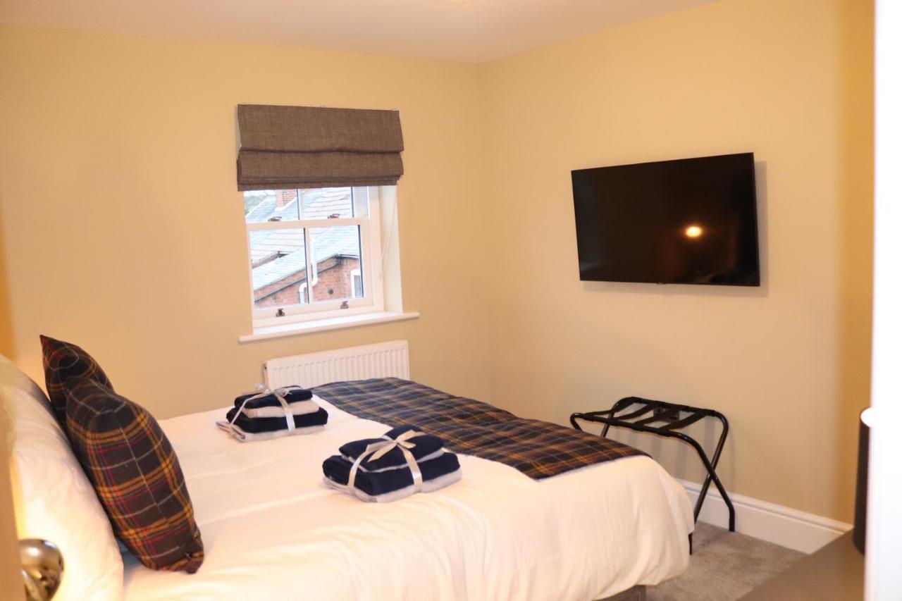 Canal View Cottage With Log Fire & Parking Blisworth Bagian luar foto