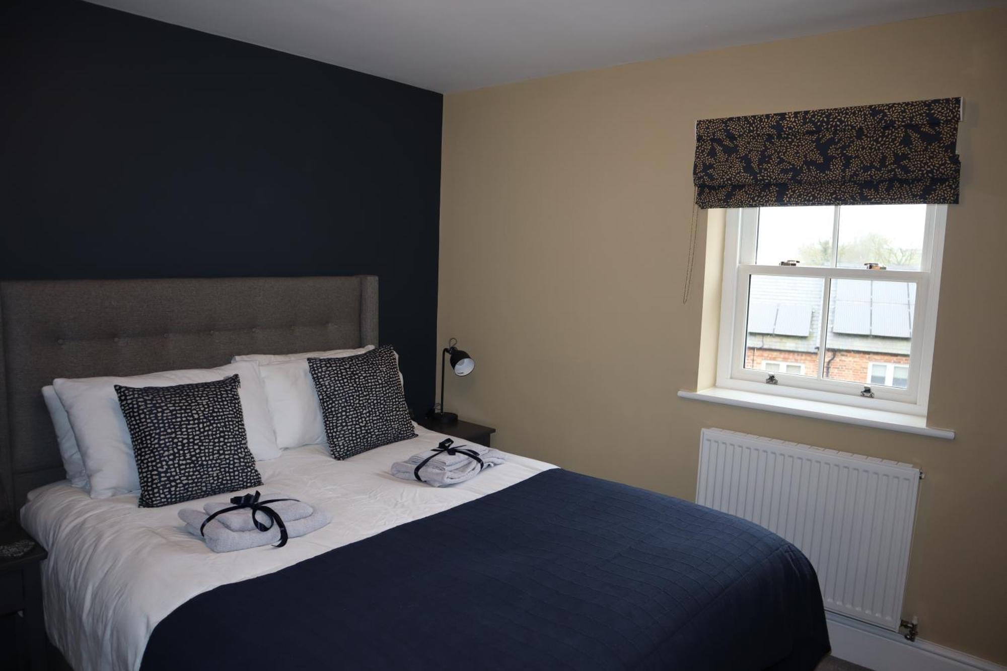 Canal View Cottage With Log Fire & Parking Blisworth Bagian luar foto