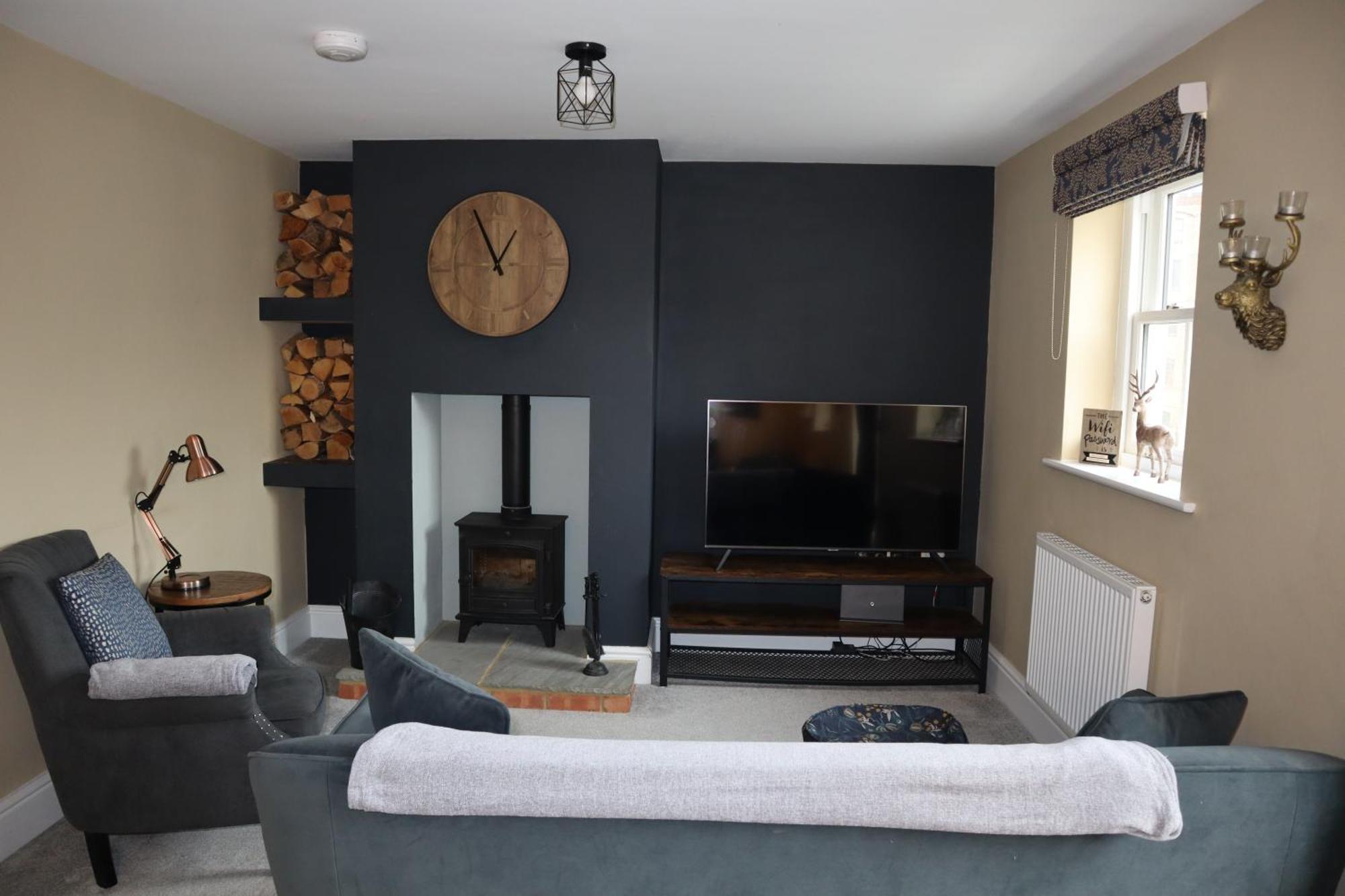 Canal View Cottage With Log Fire & Parking Blisworth Bagian luar foto